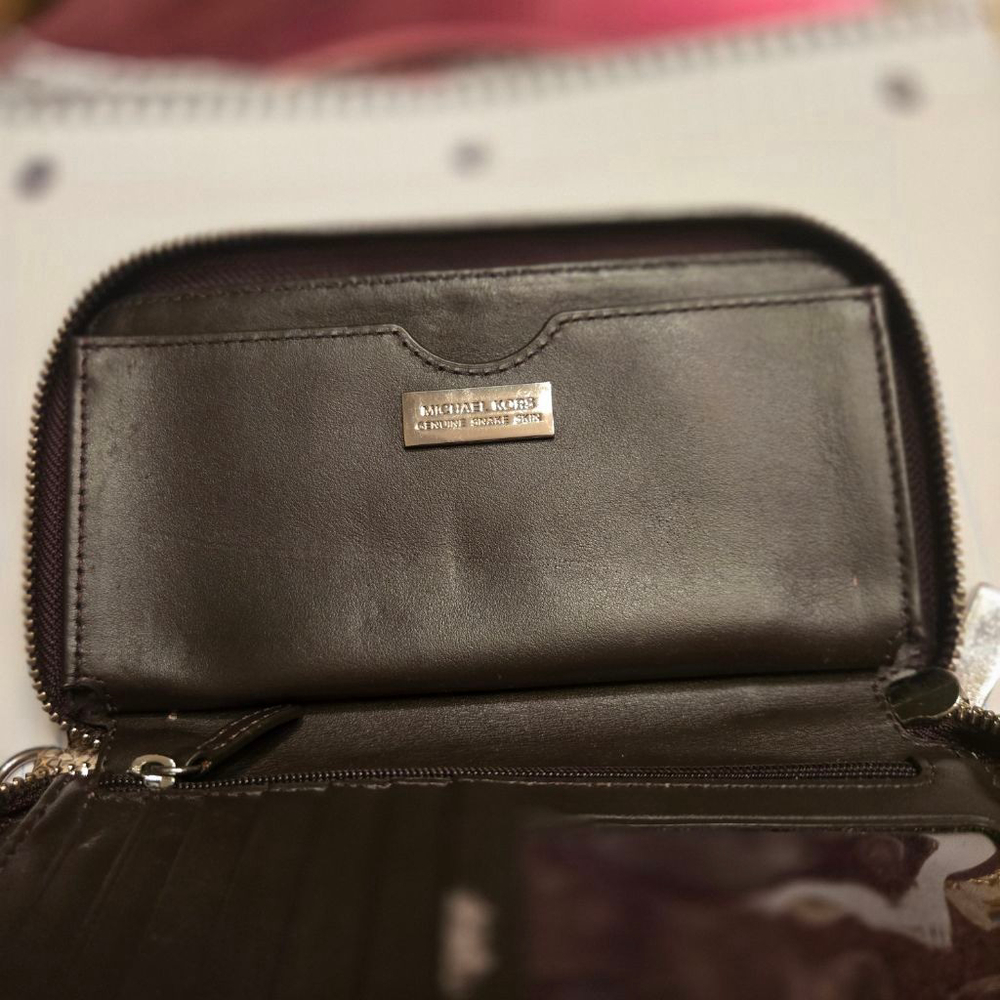 Michael Kors Genuine Snake Skin Wallet 🐍✨ - Picture 4 of 5